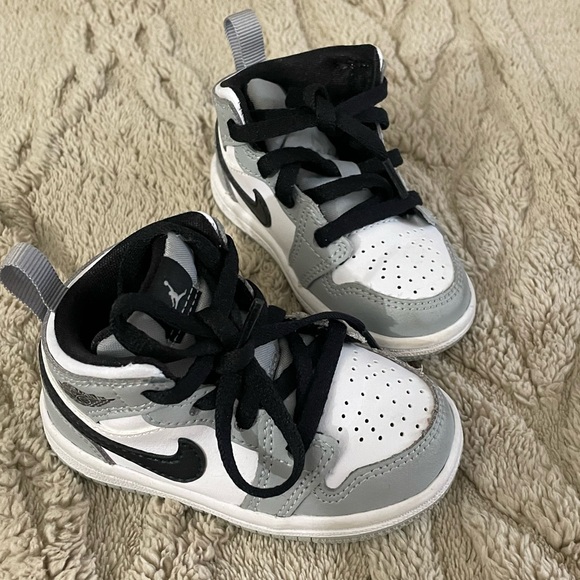 Jordan 1 Mid Black and Gray Sneakers Casual Style bundle - Picture 4 of 5